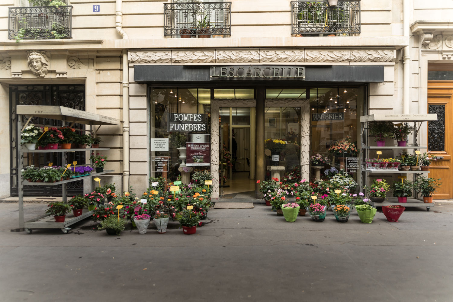 photo agence lescarcelle paris 18 montmartre