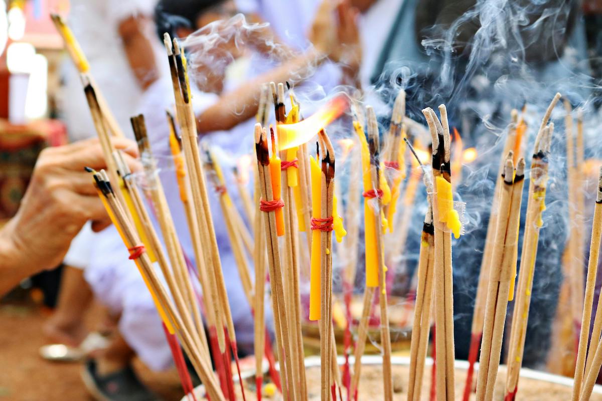 Monnaie Funéraire Chinoise Ancestrale - Argent Des Ancêtres Pour Offrandes Qingming Et Fête Des Fantômes
